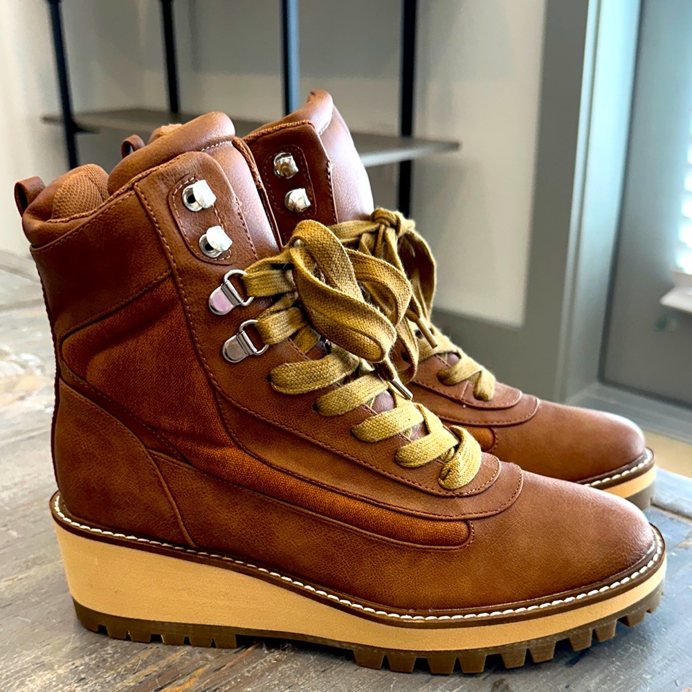 hiking boots Coconuts by Matisse